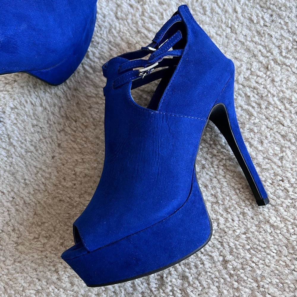 Brand New!! 🔷BLUE🔷 High Heels